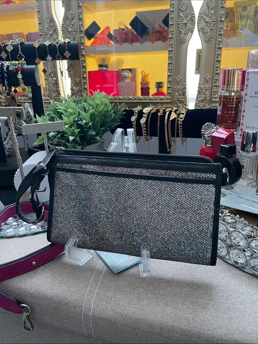 ✨Steve Madden Sparkle Crossbody Wristlet with Pink shoulder  Strap✨Preloved